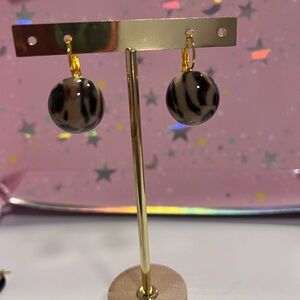 Elegant Gold and Black Earrings